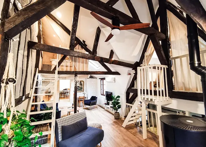 Loft atypique au calme avec cour privative